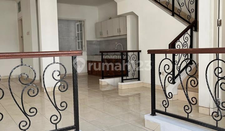 Dijual Rumah di Gading Grande, Kelapa Gading