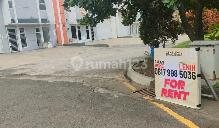 tampak depan gudang bagus siap masuk dikawasan