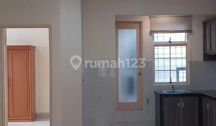 foto lainnya town house di taman paris