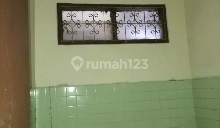 ruang keluarga rumah kris kencana hitung tanah
