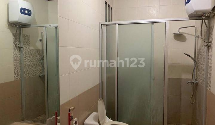 kamar mandi rumah 2 lantai bagus unfurnished