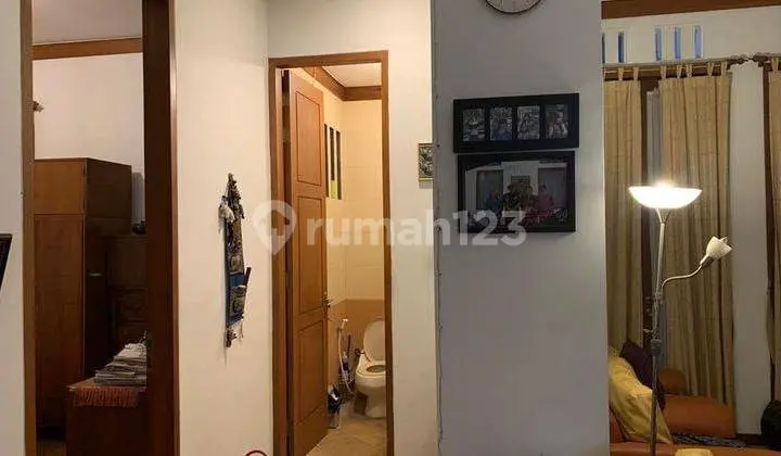 kamar mandi rumah 2 lantai bagus unfurnished