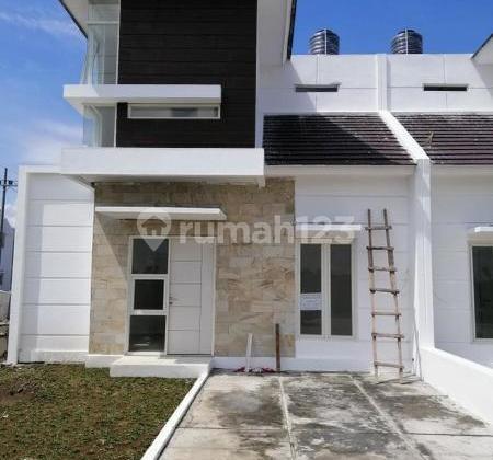 tampak depan spring residence, rumah 2 lantai