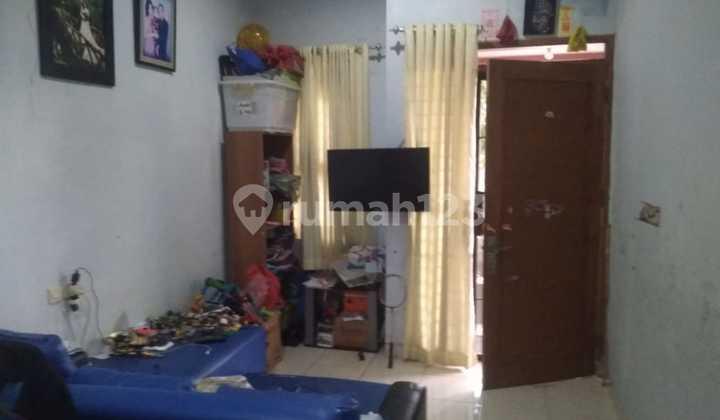 ruang tamu dijual rumah minimalis di perum