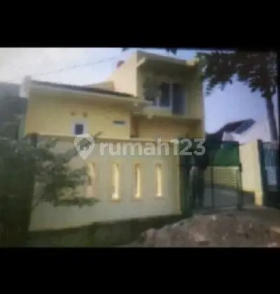 tampak depan rumah siap huni, dibangun baru