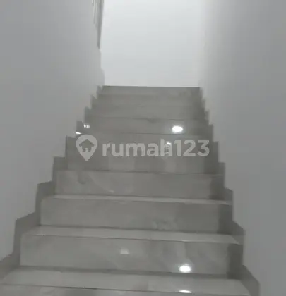 foto lainnya rumah siap huni 2 lantai