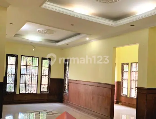 ruang makan beli tanah dapat rumah luas,