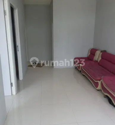 ruang tamu rumah jade hamlet menganti gresik