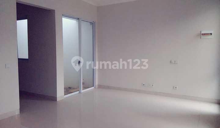 ruang makan rumah di vivacia eminent bsd
