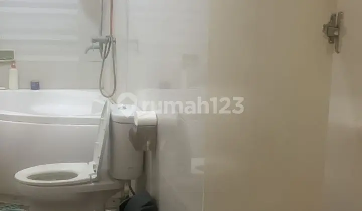 kamar mandi jual rumah siap huni di