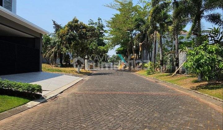 tampak depan rumah hook mewah di nieuw