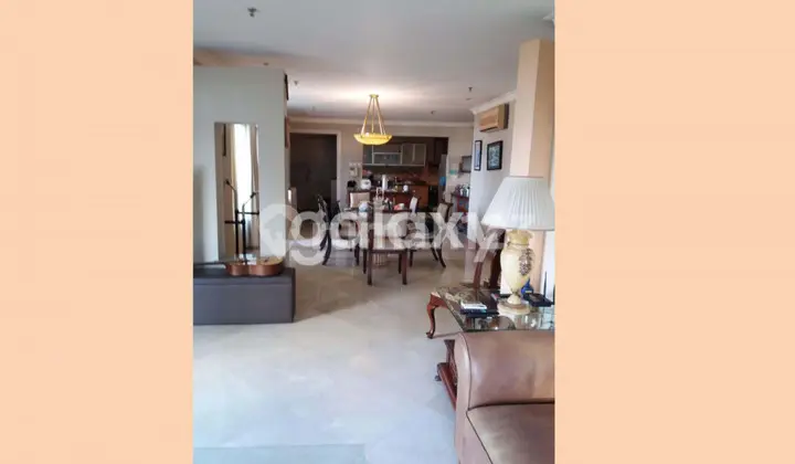 tampak depan kondominium graha family regency a