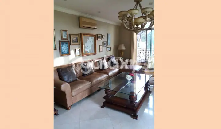 tampak depan kondominium graha family regency a