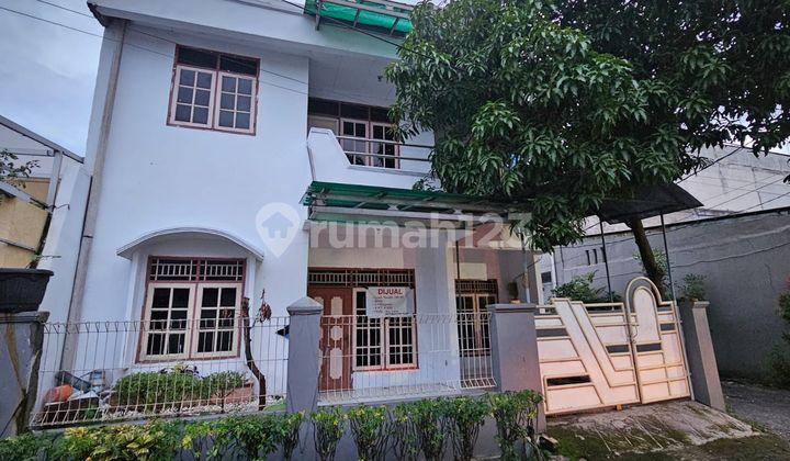 tampak depan dijual rumah hoek 2.5 lt
