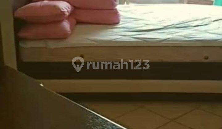 kamar tidur unit studio lantai 7 condotel