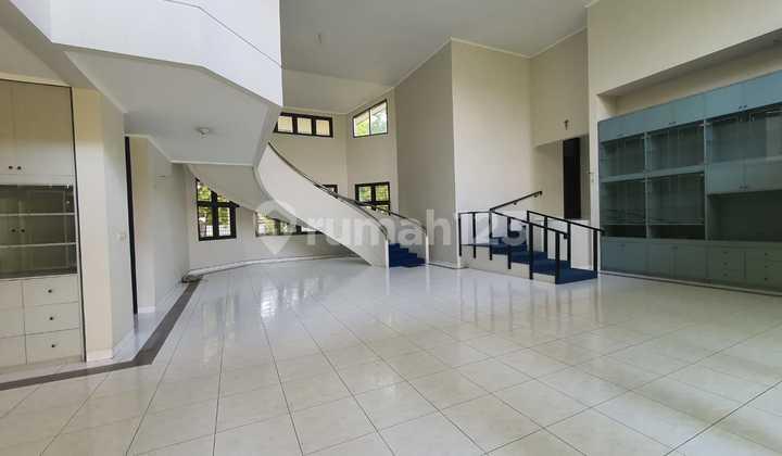 ruang keluarga rumah mewah murah villa duta