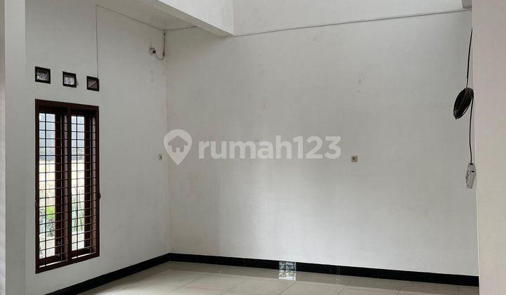 ruang keluarga rumah strategis yasmin raya cocok