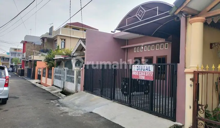 tampak depan rumah murah strategis indraprasta dekat