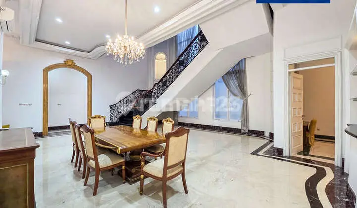 ruang makan rare item rumah mewah 3,5