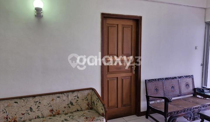 tampak depan kondominium apartemen juanda