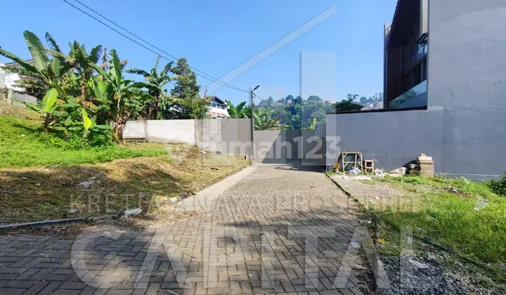 tampak depan tanah hook di komplek eksklusif