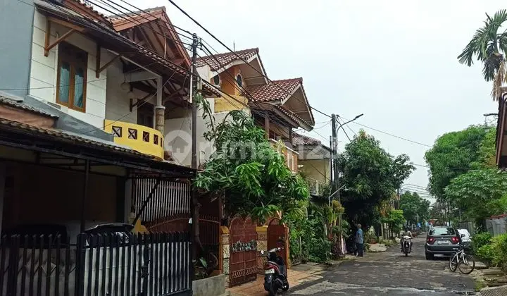 tampak depan rumah termurah di komplek bahagia