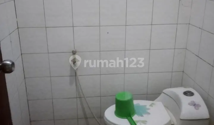 kamar mandi rumah minimalis di parakan mas