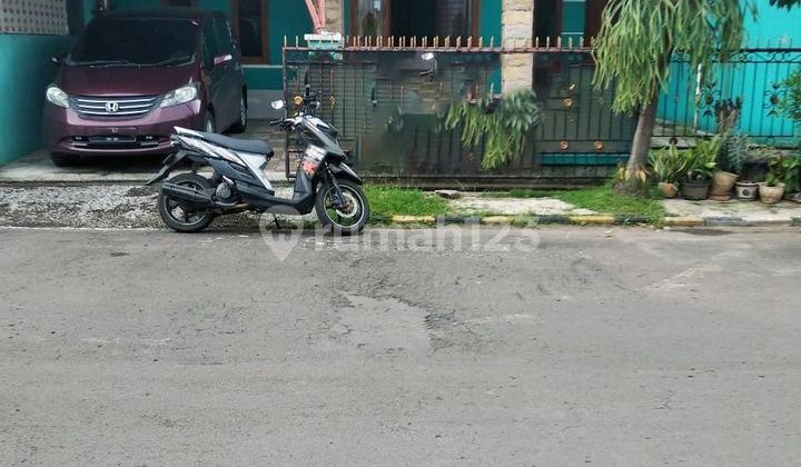 tampak depan rumah minimalis di parakan mas