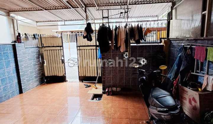 garasi/carport dijual rumah bagus siap huni