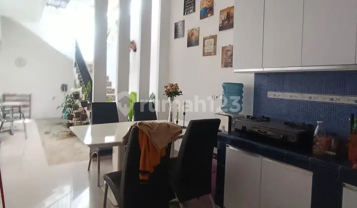 ruang makan dijual rumah view bagus murah