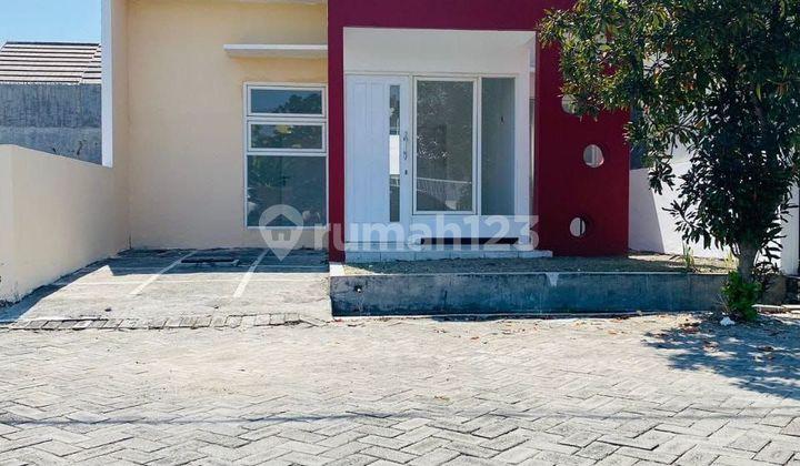 tampak depan puri asri regency rumah scandinavian