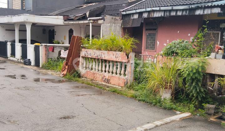 tampak depan dijual rumah dan tanah di