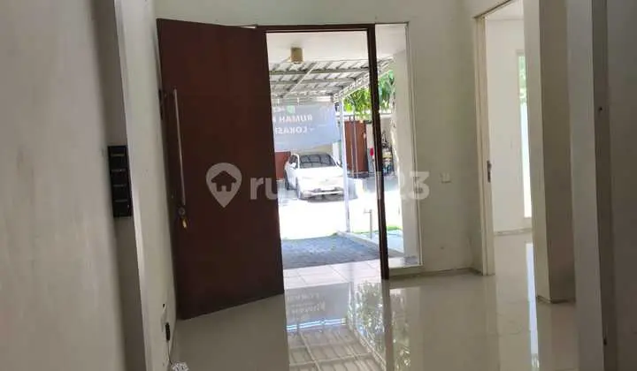 ruang keluarga dijual murah rumah north west