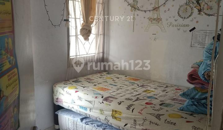 kamar tidur rumah dekat kampus di perum