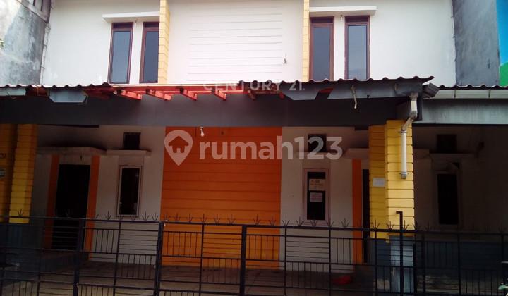 tampak depan rumah strategis dekat tol siap