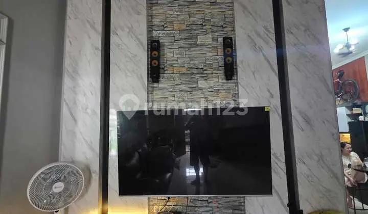ruang keluarga dijual rumah siap huni di