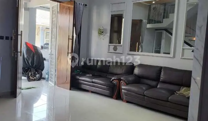ruang tamu dijual rumah siap huni di
