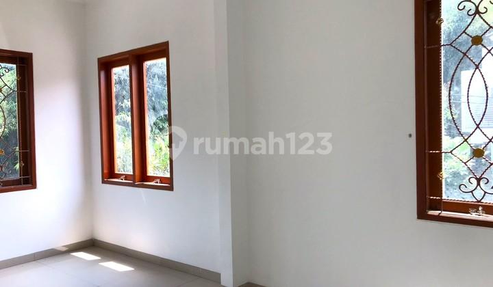 ruang keluarga rumah pandawa jalan citra green