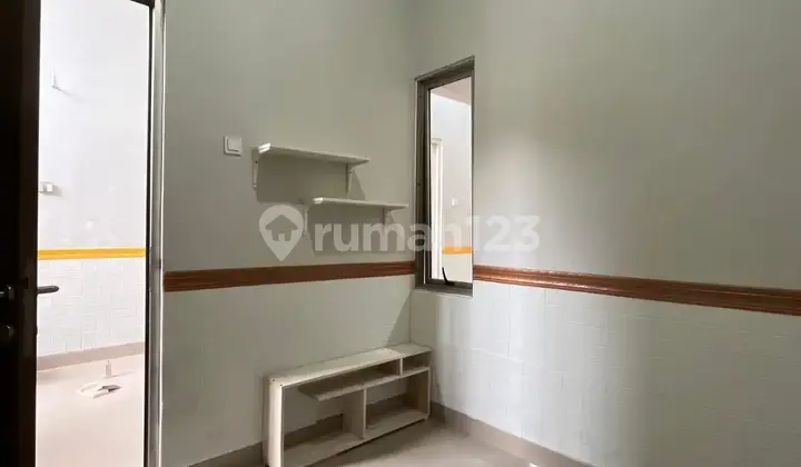 foto lainnya rumah nyaman strategis sudah renovasi