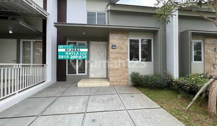 tampak depan rumah baru unfurnished di kana