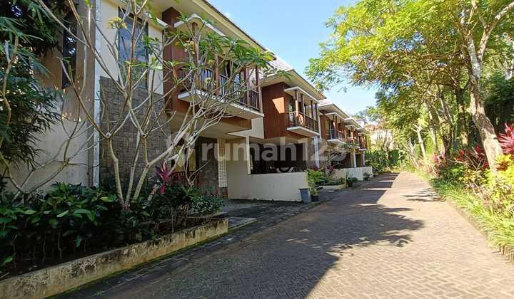 tampak depan rumah modern di newland jimbaran,