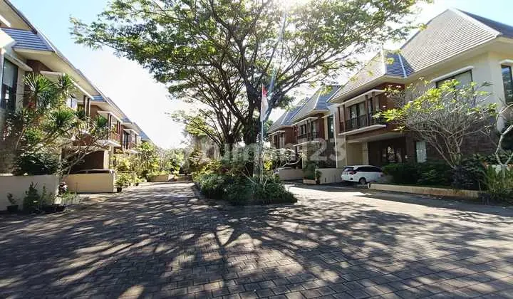 tampak depan rumah modern di newland jimbaran,