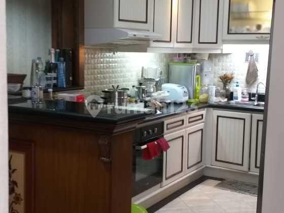 dapur apartemen somerset grand citra 3br