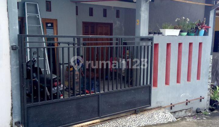 tampak depan turun harga. rumah di perum