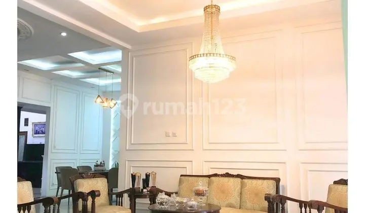 ruang keluarga rumah 3 lantai mitra dago