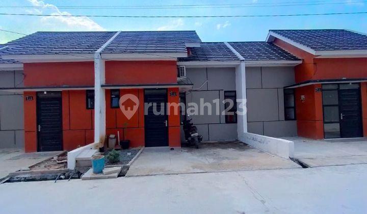 tampak depan rumah siap huni dijual di