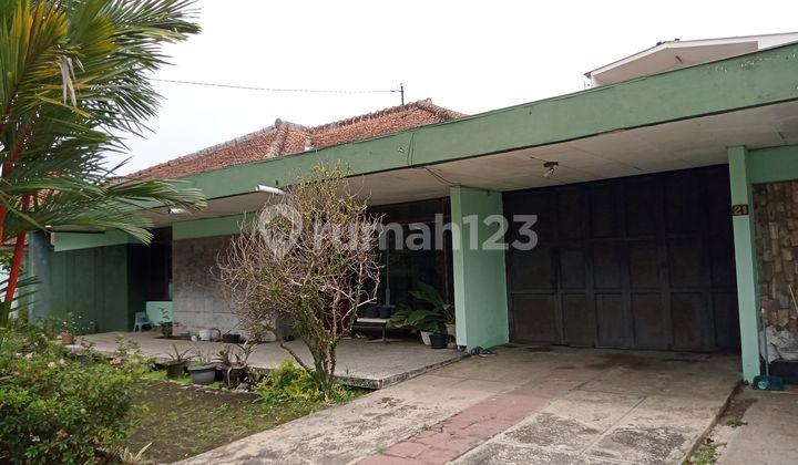 tampak depan dijual rumah lama perum cendrawasih