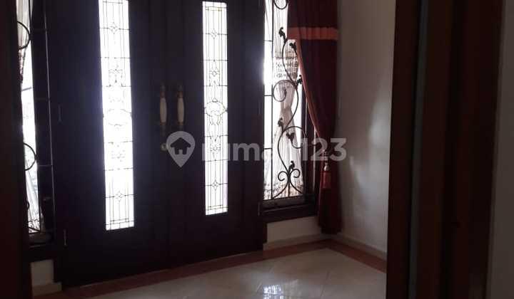 ruang tamu rumah siap huni bukit cemara