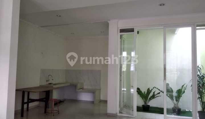dapur rumah modern minimalis 2 lantai