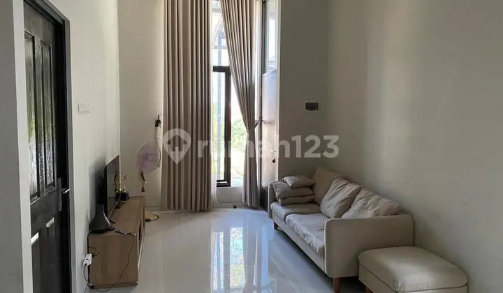 ruang tamu dijual rumah di perum cluster